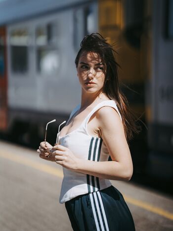 Shauna dewit page 3 image