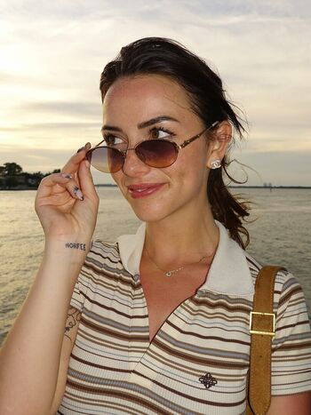Shauna dewit image
