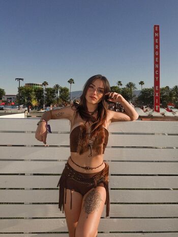 Shauna dewit image