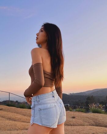 Shaunazhere page 2 image