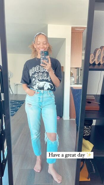 Shelby simmons image