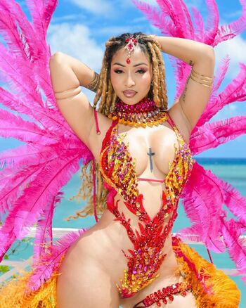 Shenseea image