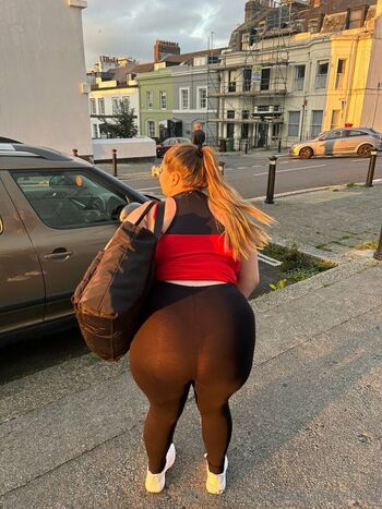Shiofficialxox image