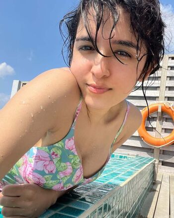 Shirley setia image