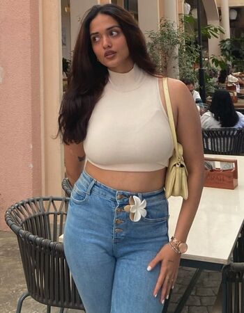 Shreya vishakant image