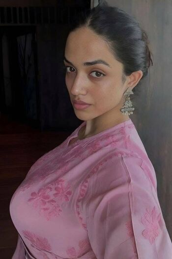 Shreya vishakant image