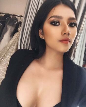 Shxniew page 2 image