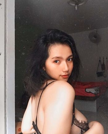 Shxniew page 2 image