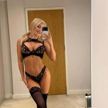 Sienna day 1 page 3 image