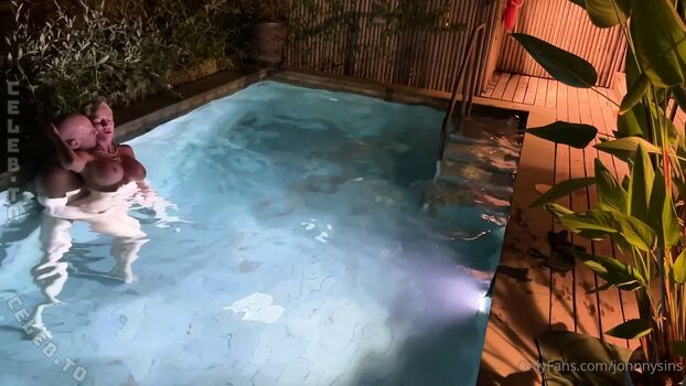 Sienna day 1 page 2 image