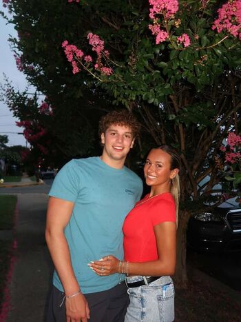 Sienna holland image