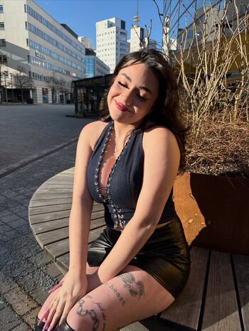 Siennaastarr image