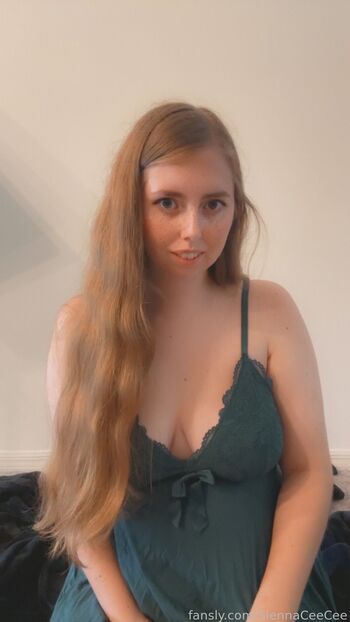 Siennaceecee image