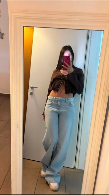 Silvia insogna page 2 image