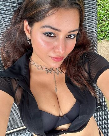 Simran kaur image