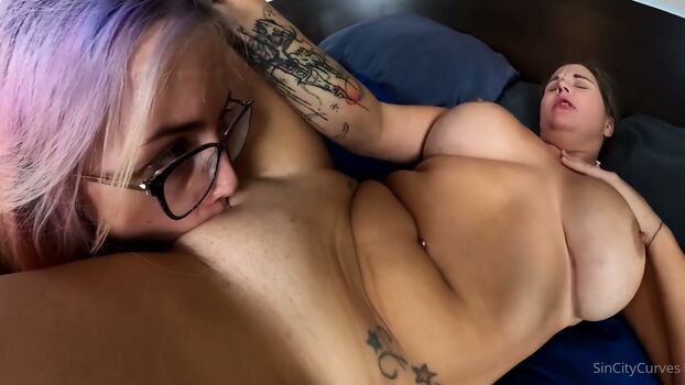 Sincitycurves 1 image