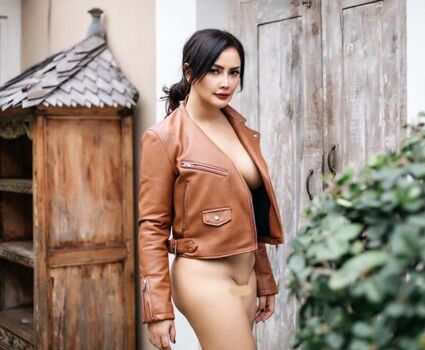 Sisca mellyana image