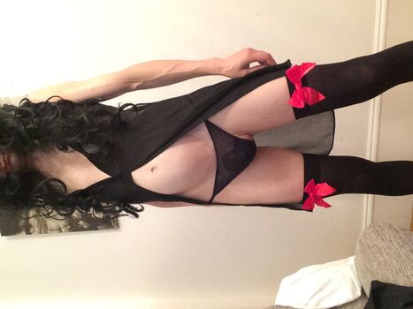 Sissynylons image