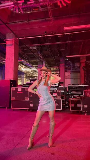 Sjokz page 2 image