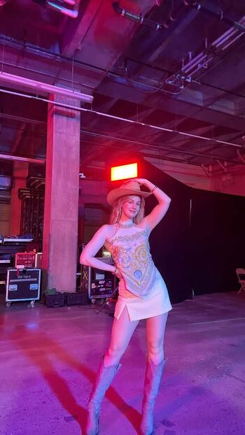 Sjokz page 2 image