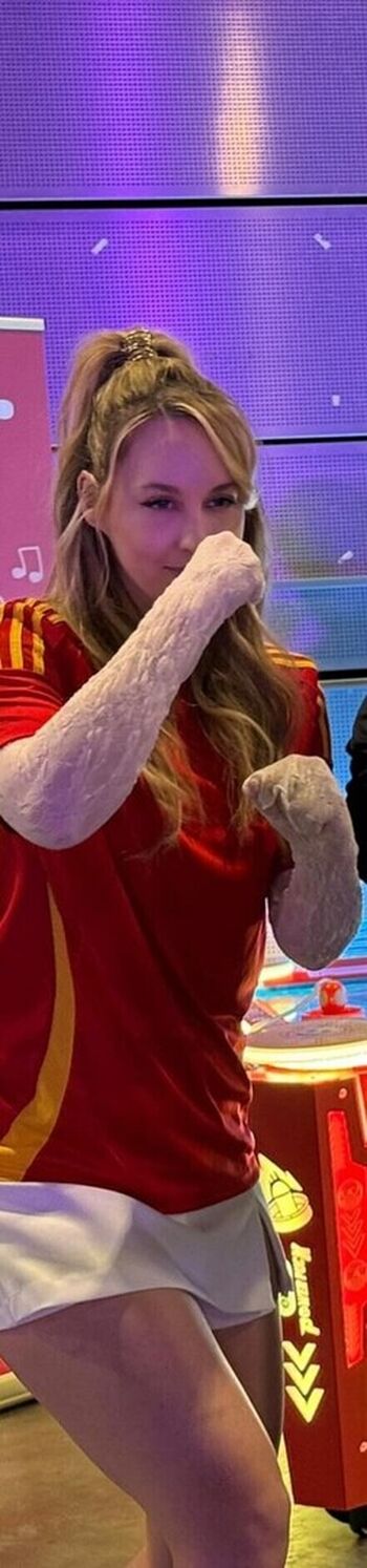Sjokz page 2 image