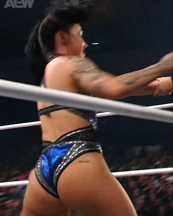 Skye dolecki skye blue aew image