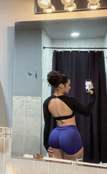Slim women with a big ass image
