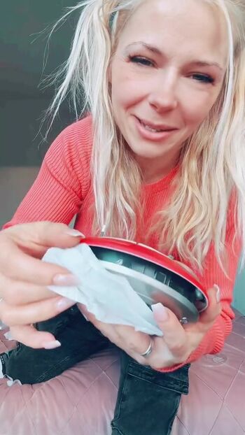 Smileydani158 page 6 image