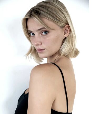 Smilla gyldion image