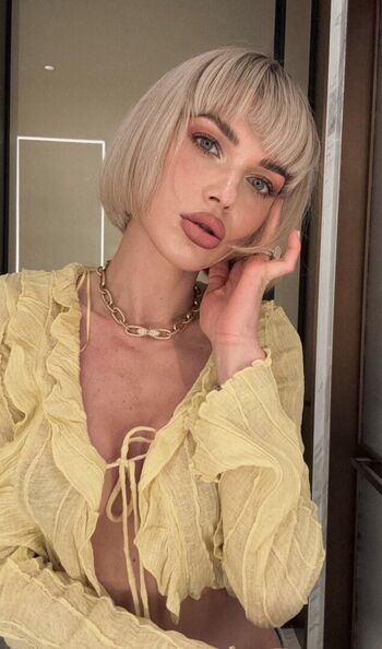 Snatched anna image