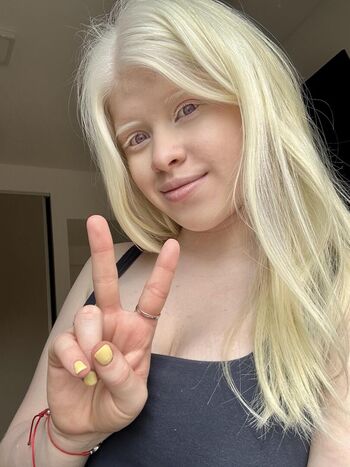 Snowwhitebella 1 image