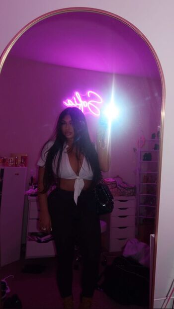 Sofia deroian page 2 image