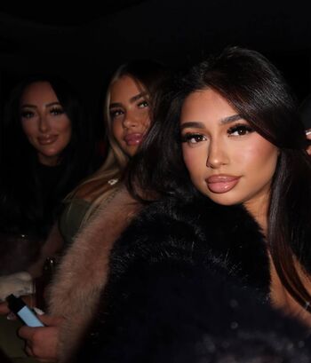 Sofia deroian page 2 image