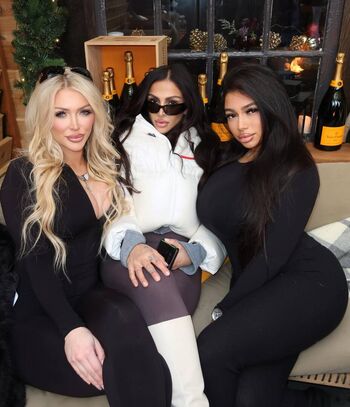 Sofia deroian page 2 image