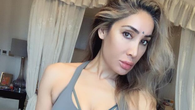 Sofia hayat image