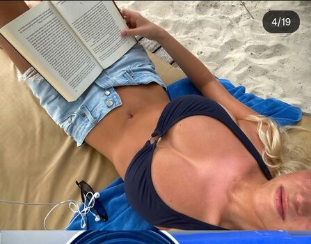 Sofie houman page 2 image