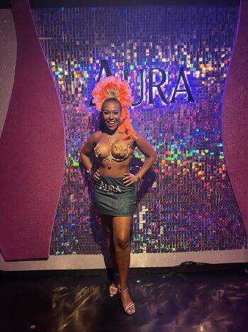 Solange vega image