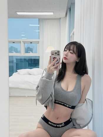 Son ye eun image