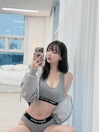 Son ye eun image