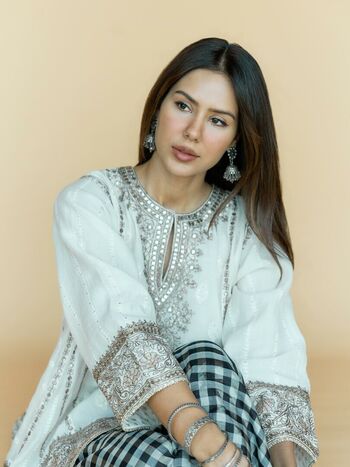 Sonam bajwa image