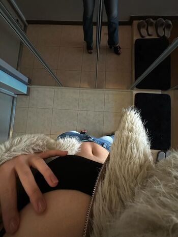 Sonyearin image