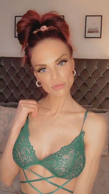 Sophia lee image