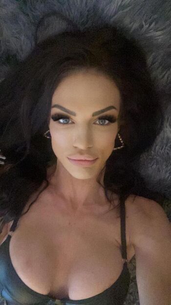 Sophia lee image