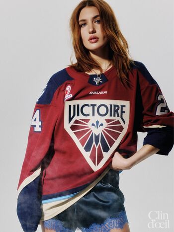 Sophie nelisse page 2 image