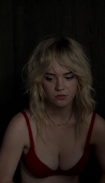 Sophie thatcher image