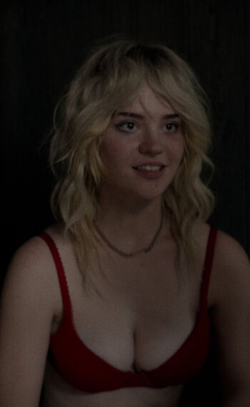Sophie thatcher image