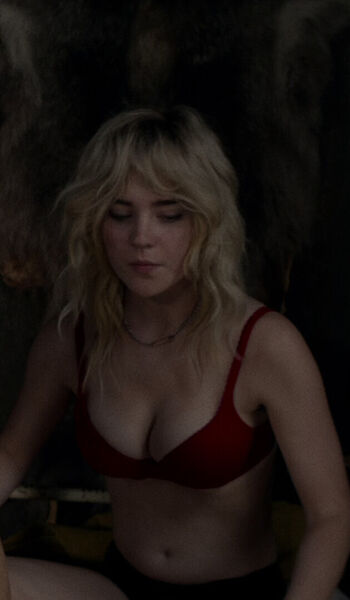 Sophie thatcher image