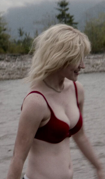 Sophie thatcher image