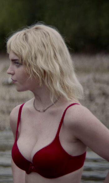 Sophie thatcher image