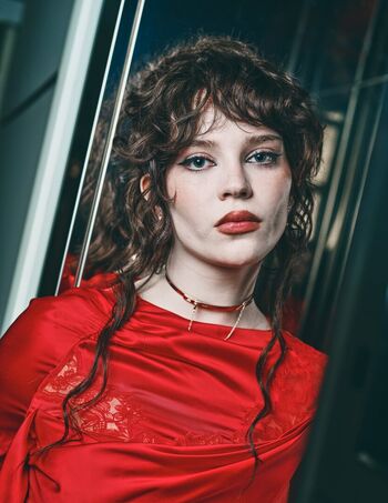 Sophie thatcher image